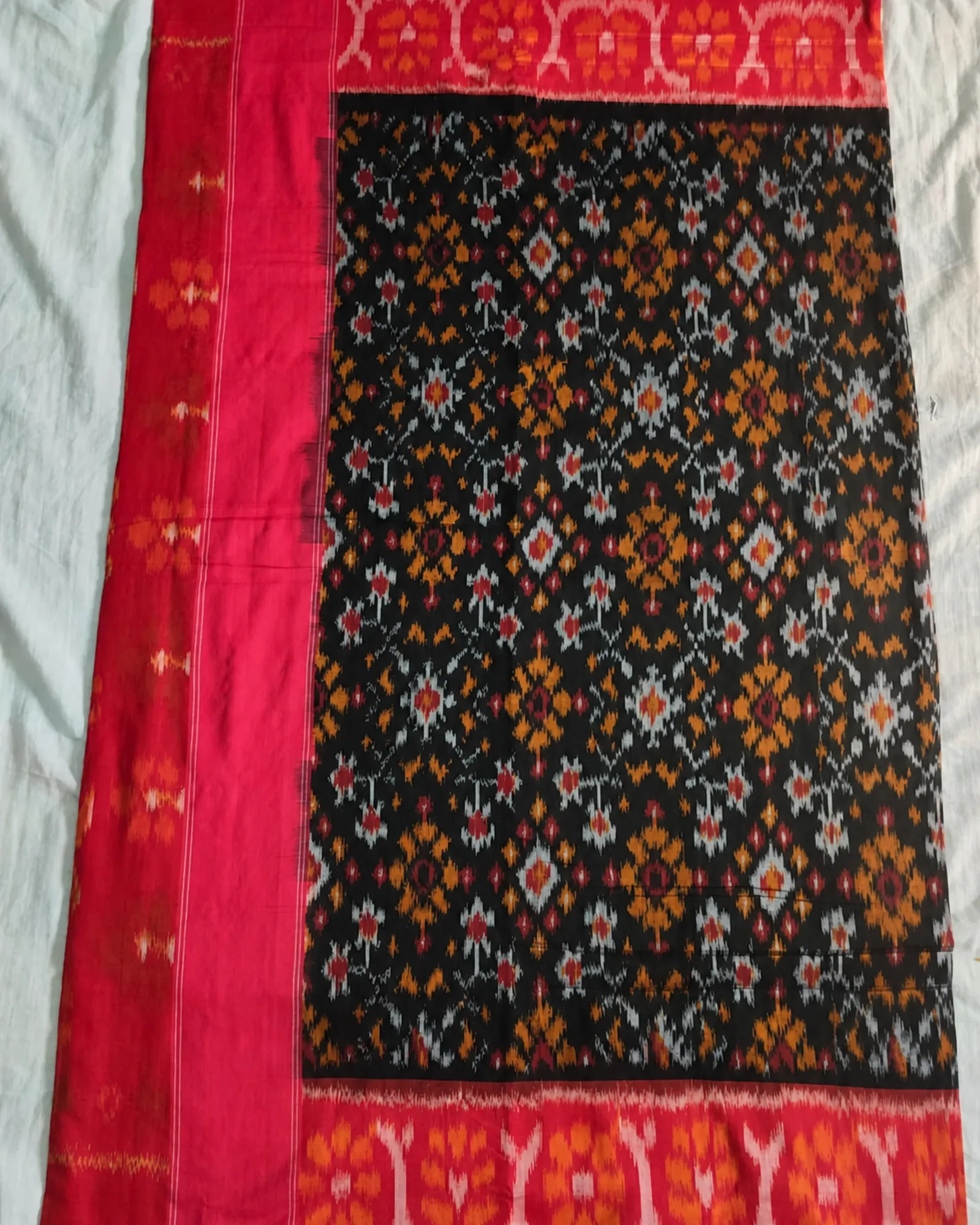పట్టు ఇక్కత్ చీరలు · Silk Tie & Dye Sarees