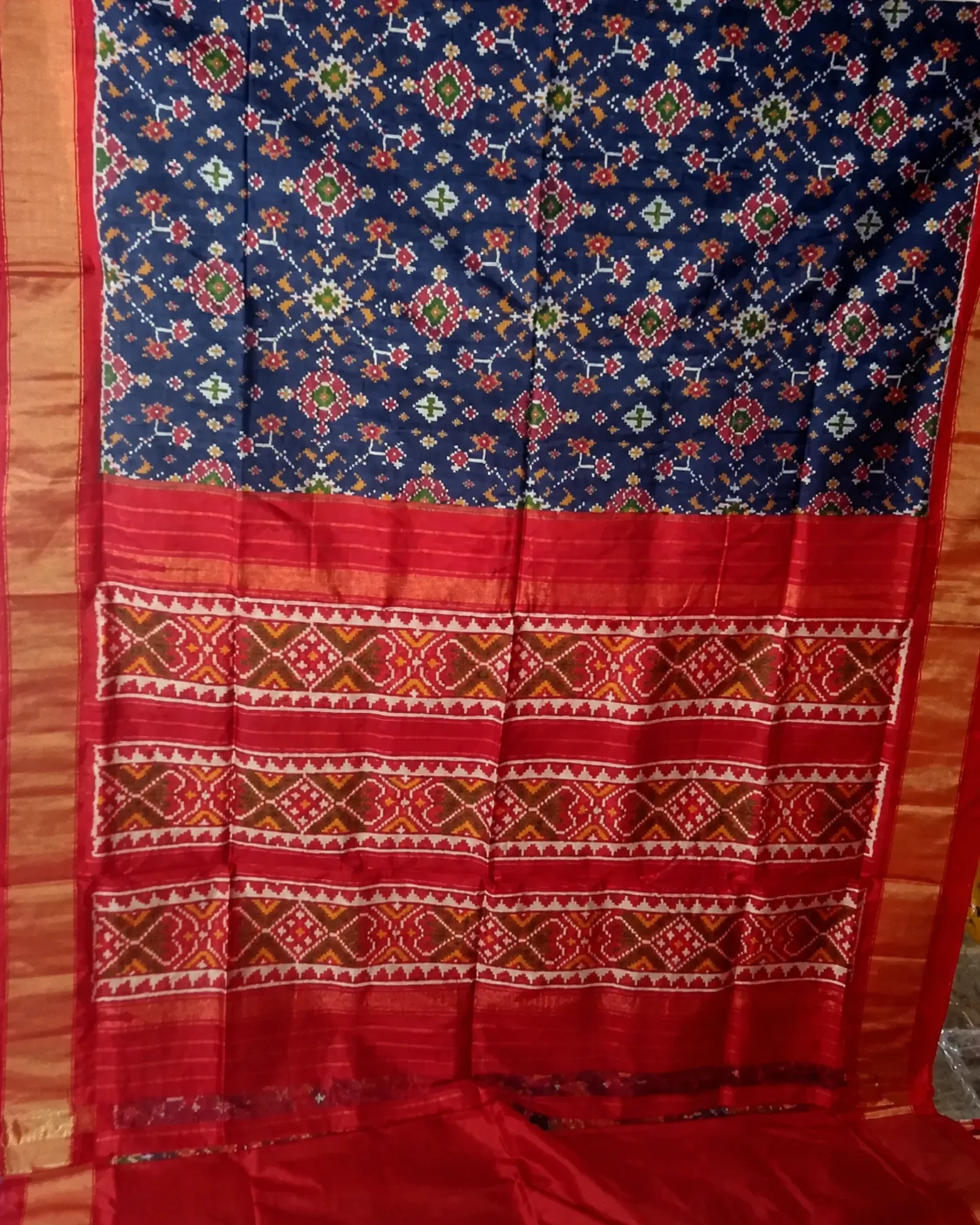 పట్టు ఇక్కత్ చీరలు · Silk Tie & Dye Sarees