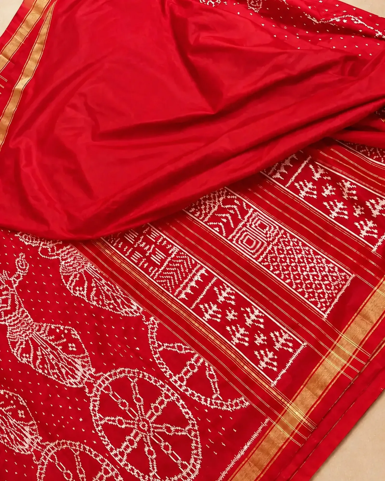 పట్టు ఇక్కత్ చీరలు · Silk Tie & Dye Sarees