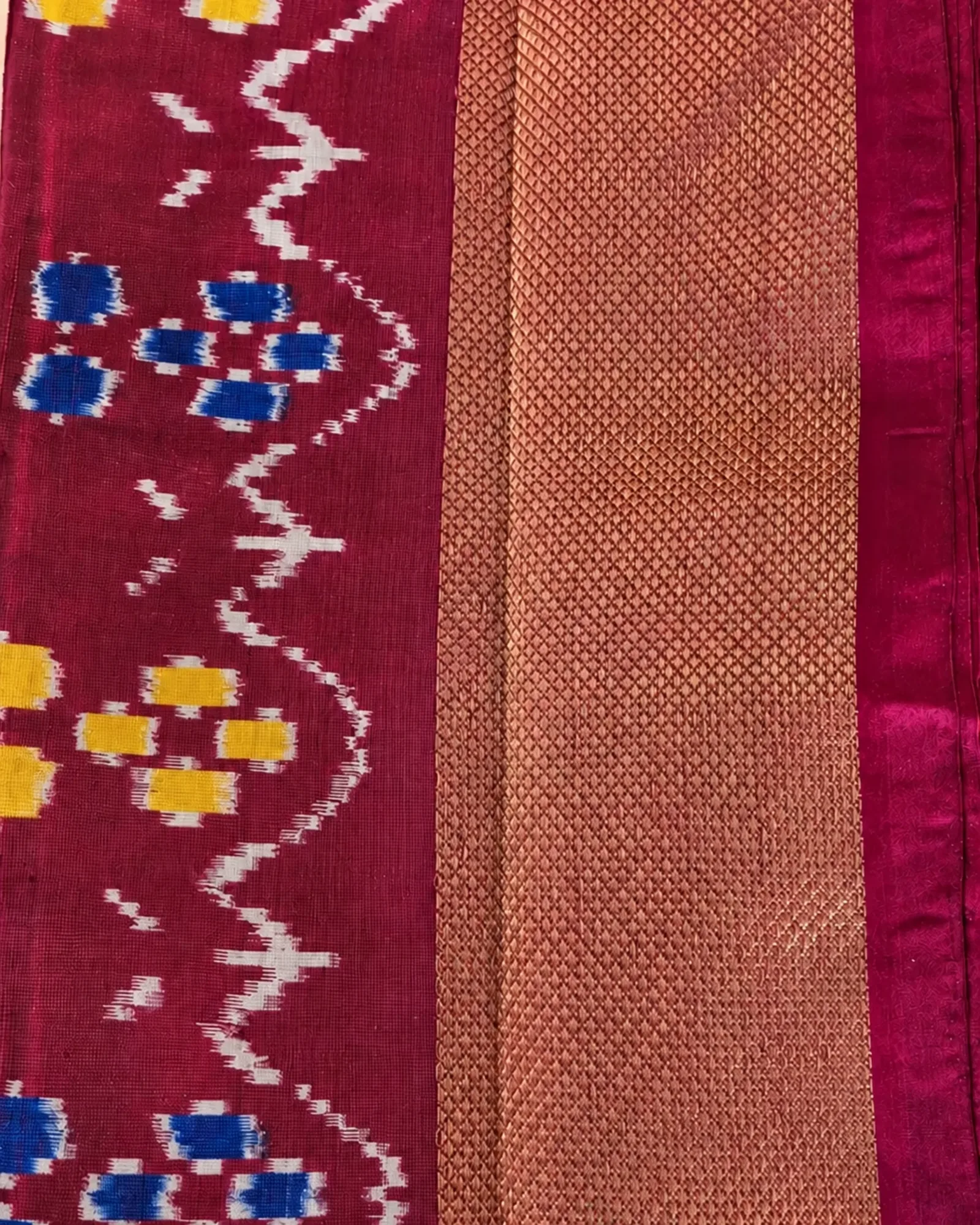 పట్టు ఇక్కత్ చీరలు · Silk Tie & Dye Sarees