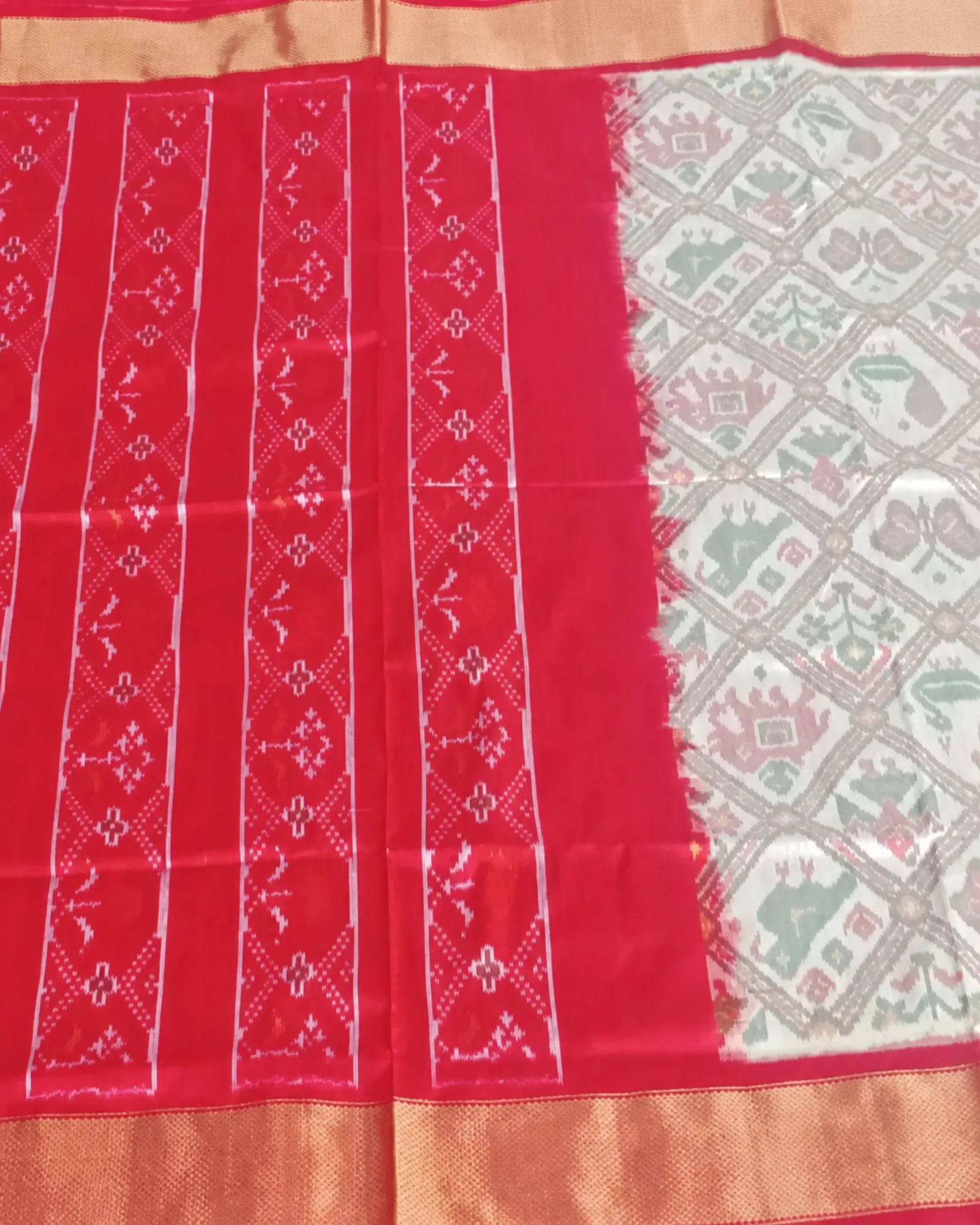 పట్టు ఇక్కత్ చీరలు · Silk Tie & Dye Sarees