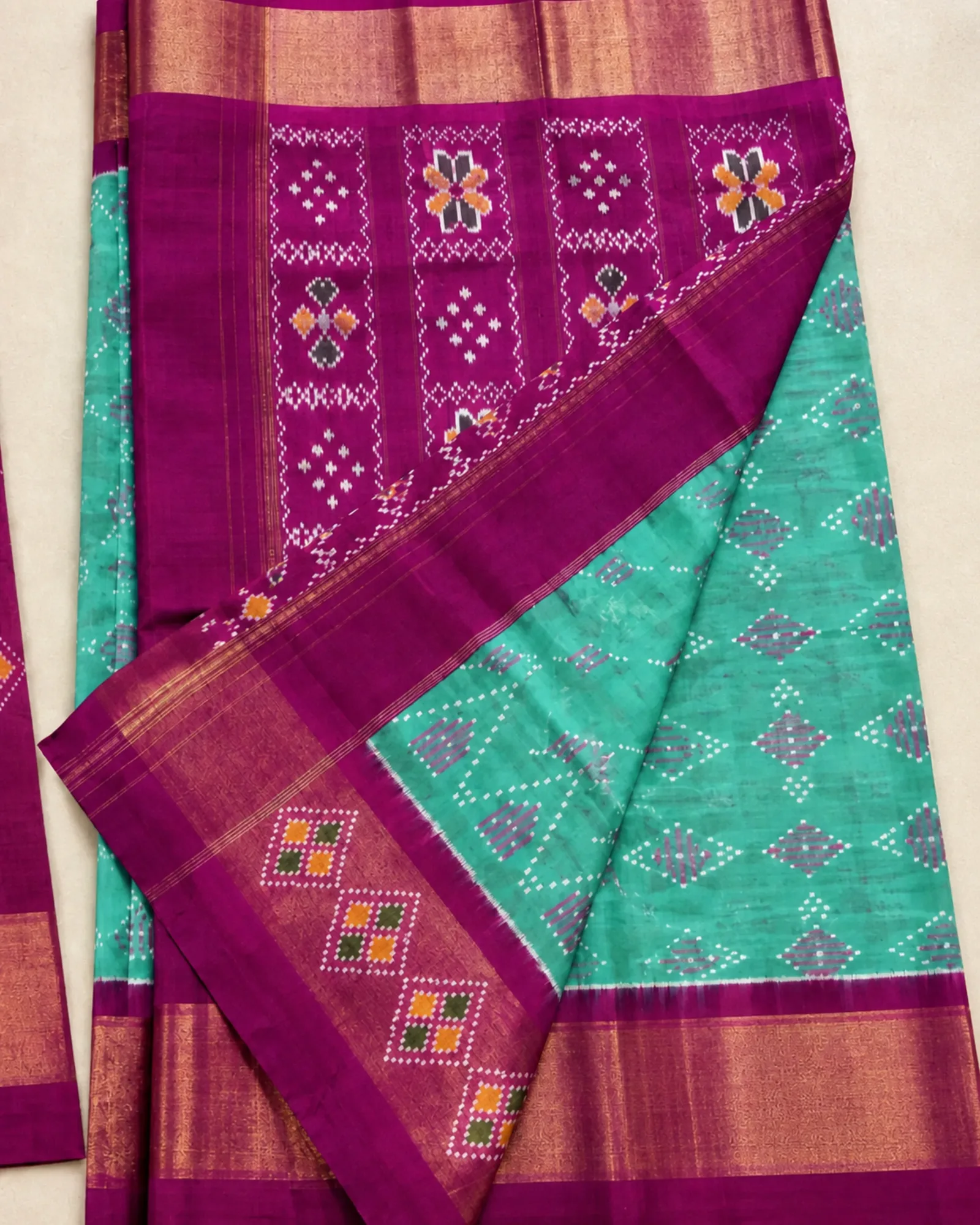 పట్టు ఇక్కత్ చీరలు · Silk Tie & Dye Sarees