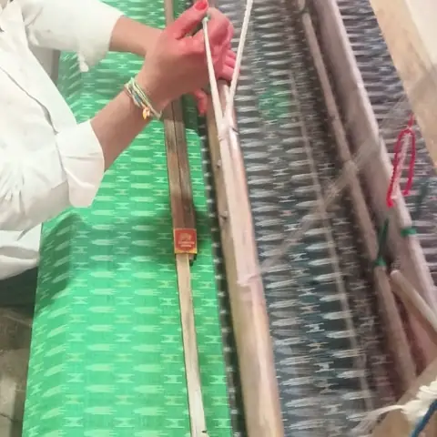పట్టు ఇక్కత్ చీరలు · Silk Tie & Dye Sarees