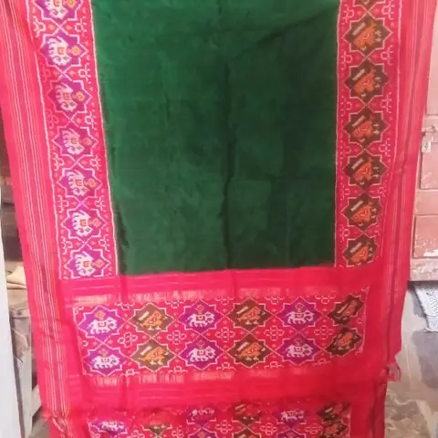 పట్టు ఇక్కత్ చీరలు · Silk Tie & Dye Sarees