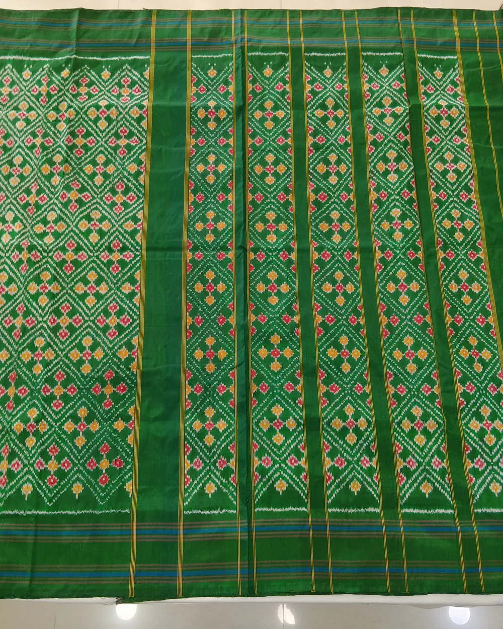 Silk Ikat Saree, · పట్టు ఇకత్ చీర,