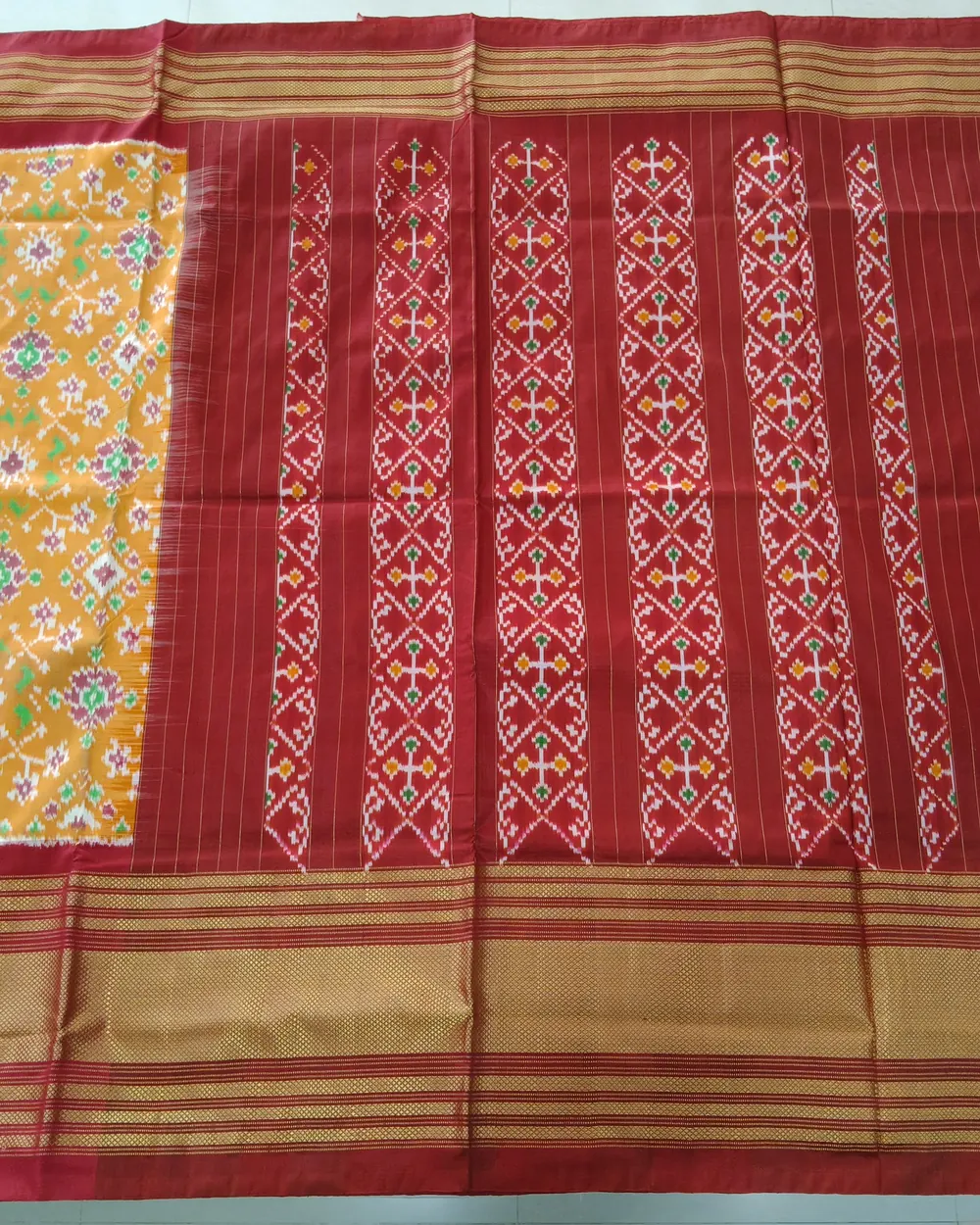 Silk Ikat Saree, · పట్టు ఇకత్ చీర,