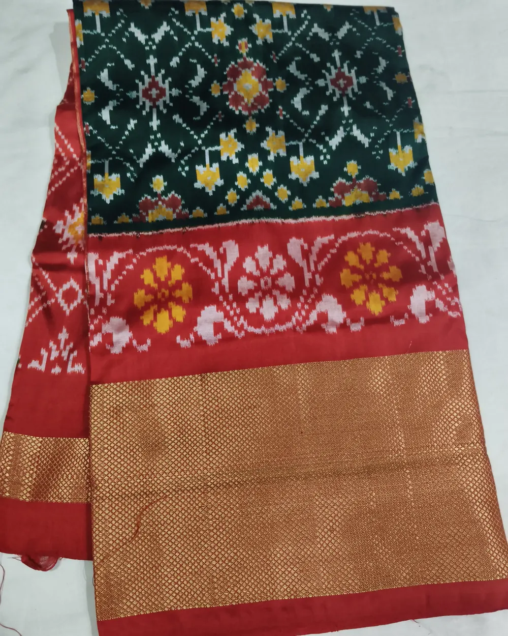 Silk Ikat Saree, · పట్టు ఇకత్ చీర,
