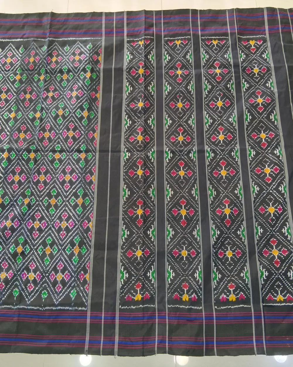 Silk Ikat Saree, · పట్టు ఇకత్ చీర,